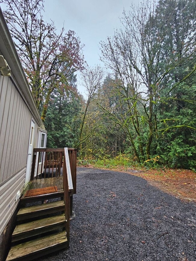 Foto del edificio - Fully Furnished Tiny house in the woods. All utilities included.