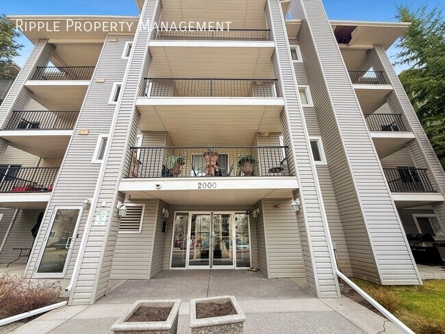 Building Photo - MODERN & BRIGHT 2-BED, 1-BATH CONDO | TOP-FLOOR UNIT | PET FRIENDLY