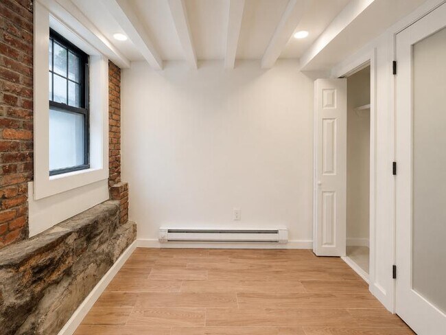 Foto del edificio - 345 W 53rd St