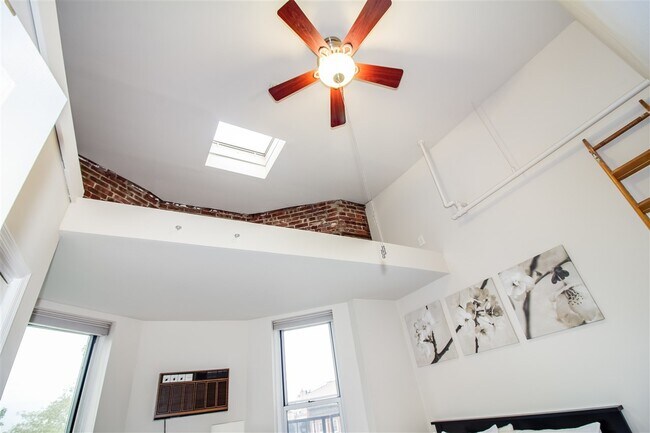 Foto del edificio - 711 Willow Ave