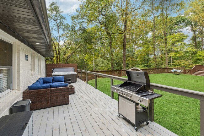 Foto del edificio - NEW! Fully Furnished Atlanta Oasis - Upsca...