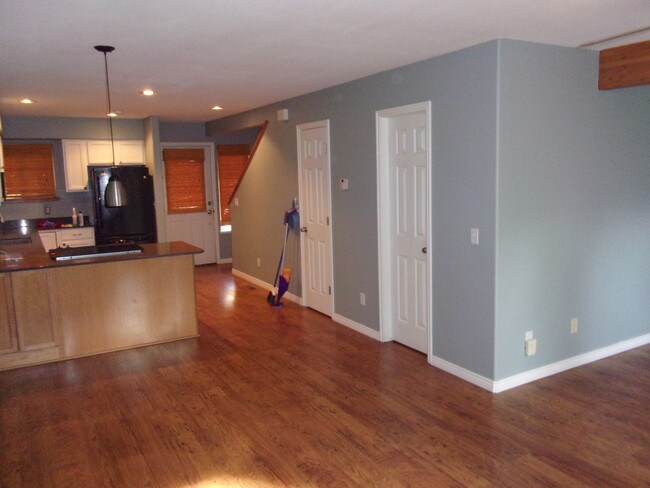 Building Photo - 105 Sunridge Ln