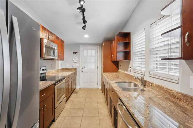 Foto del edificio - 555 Cobb Pkwy SE
