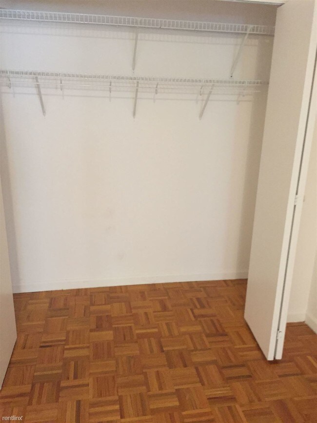 Foto del edificio - 6418 99th St