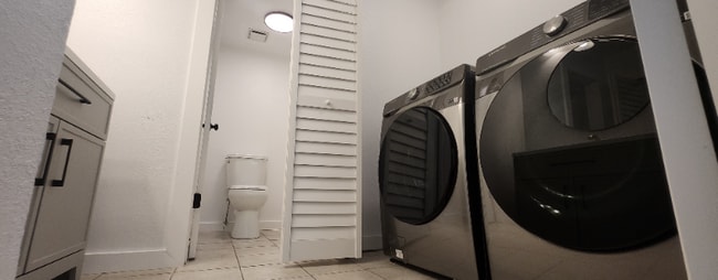 Foto del edificio - 33 Pony Express Dr