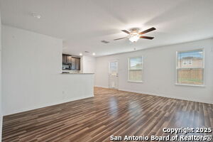 Foto del edificio - 3106 Rosalind Way