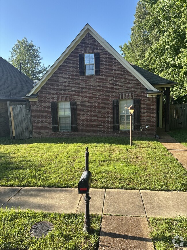 Building Photo - 7412 Brentlawn Dr
