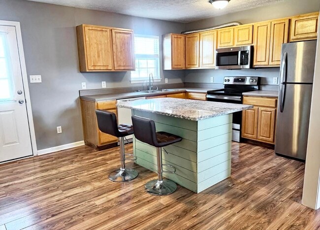 Building Photo - 377 Kenlee Cir