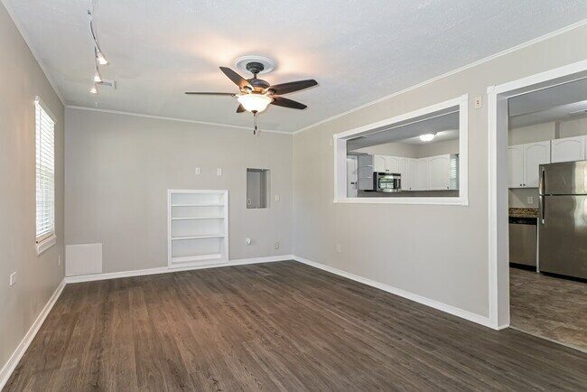 Foto del edificio - 705 Aster Ln