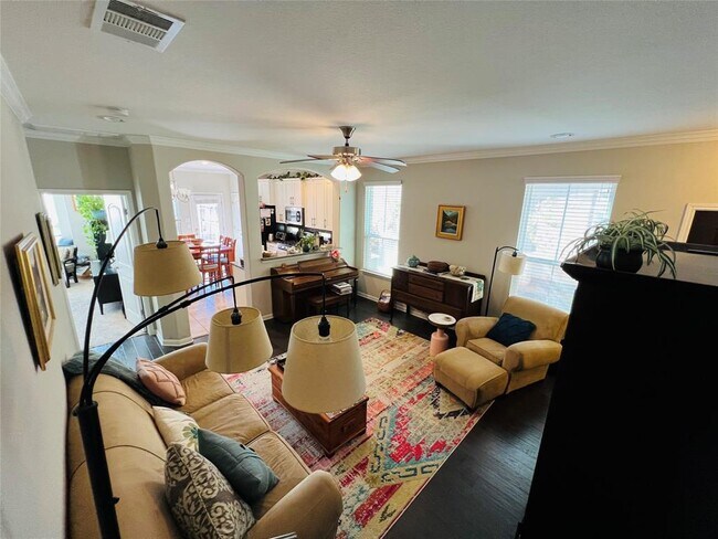 Foto del edificio - 13400 Briarwick Dr
