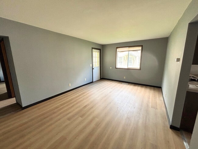 Building Photo - 822 Menomonie St
