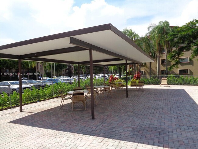 Foto del edificio - 901 SW 138th Ave