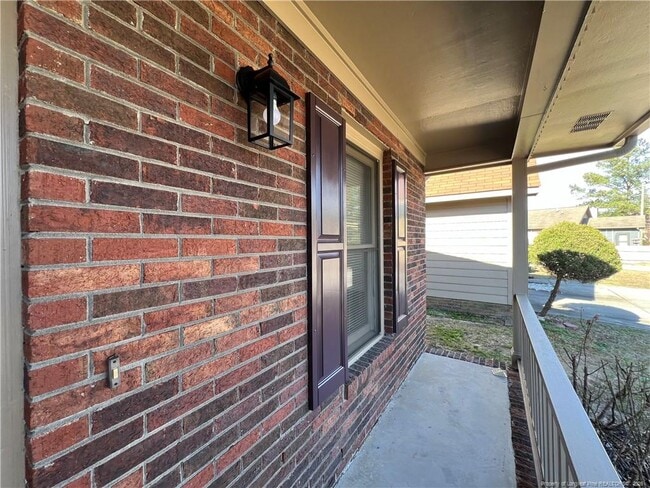 Building Photo - 2587 Gotts Ln