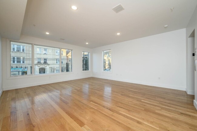 Building Photo - 1707 Palisade Ave
