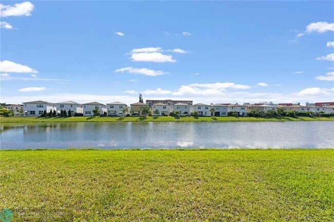 Foto del edificio - 1060 Verde Ct