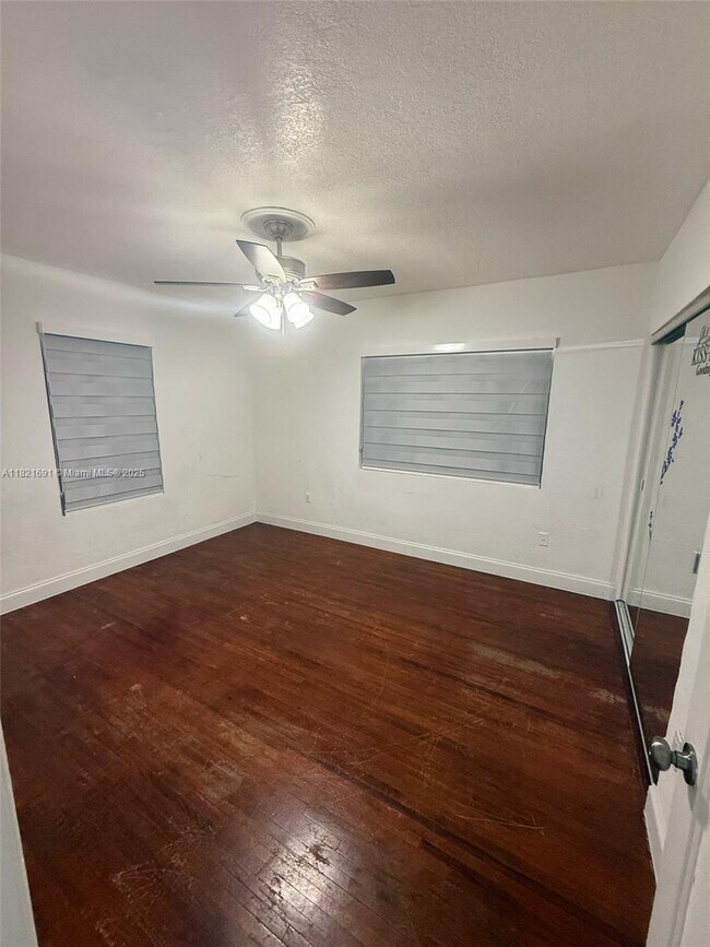 Foto del edificio - 2921 NW 70th Terrace