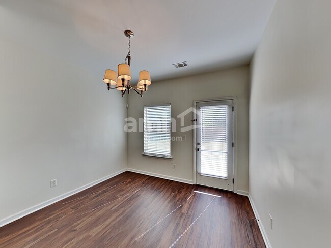 Building Photo - 3389 Gardenside Walk SW