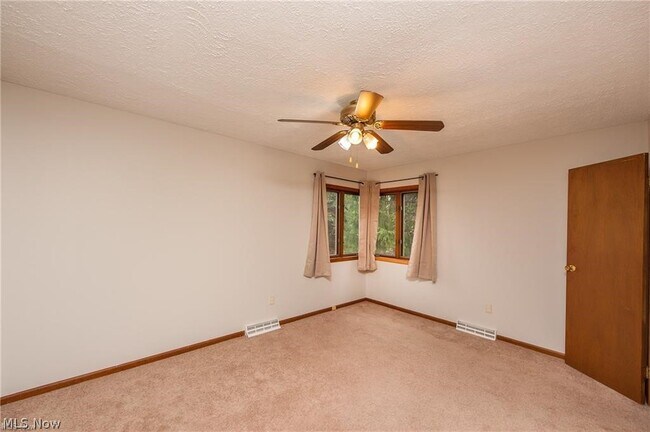 Foto del edificio - 28310 Center Ridge Rd