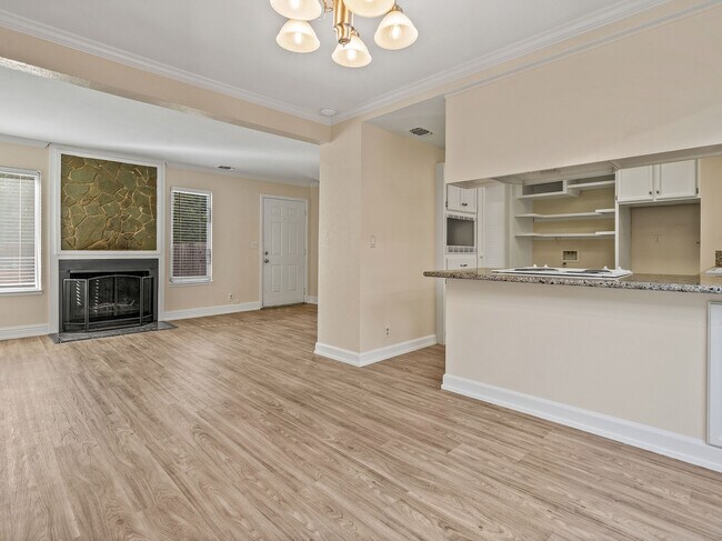 Building Photo - 3105 Garden Cir