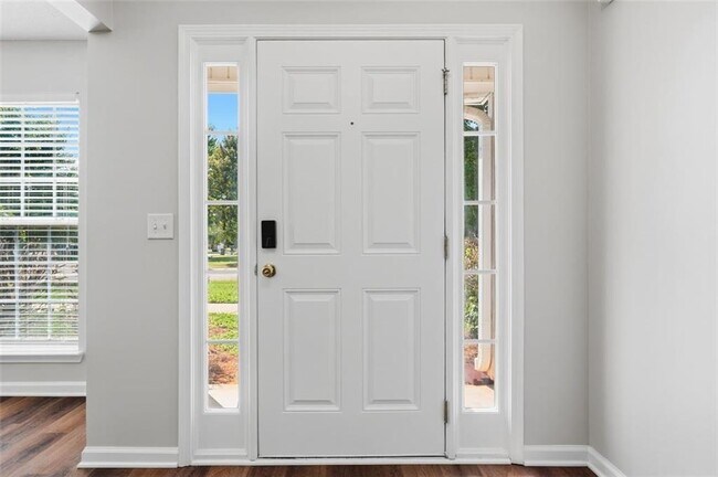 Building Photo - 465 Camella Cir