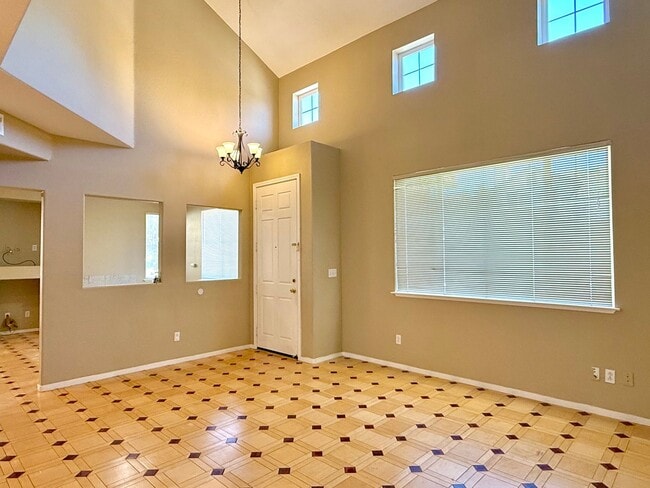 Building Photo - COMING SOON!| $3,750/ 3 BR – BEAUTIFUL ARDENWOOD HOME IN PRIME FREMONT LOCATION!