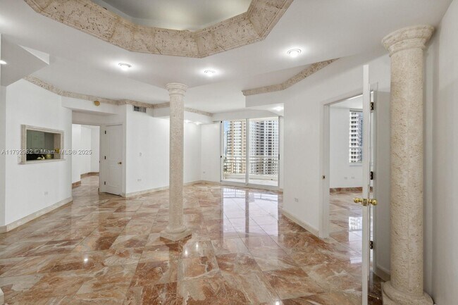 Foto del edificio - 888 Brickell Key Dr