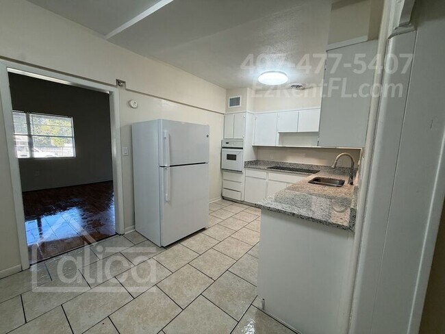 Building Photo - 6240 Bolling Dr