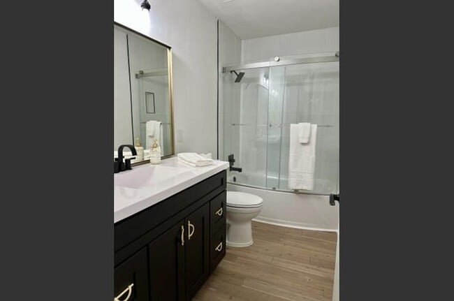 Building Photo - 110 Pebble Creek Dr