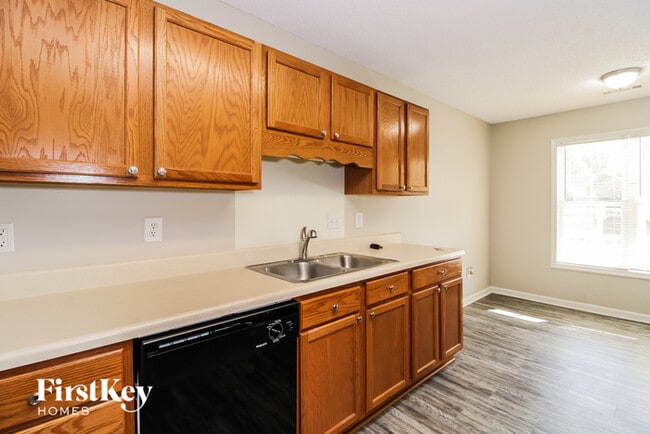Foto del edificio - 1466 Lewisburg Pointe Dr
