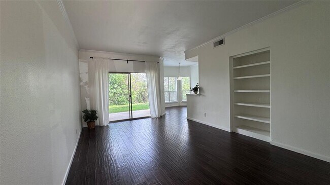Foto del edificio - 6000 Shepherd Mountain Cove