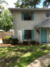 Building Photo - 202 Island Dr