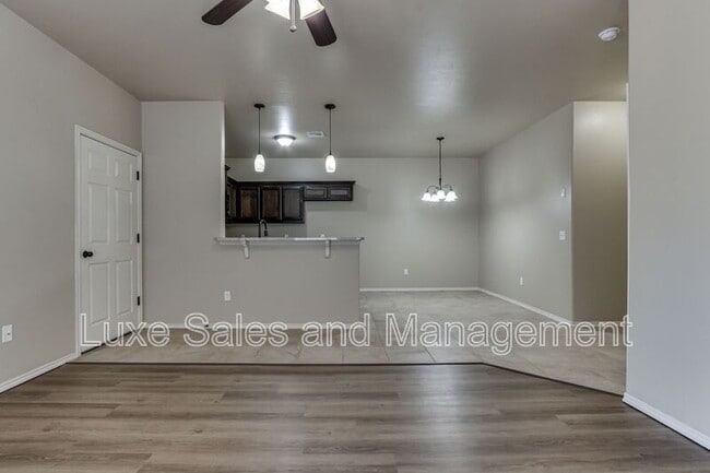 Building Photo - 1308 Garden Gate Dr