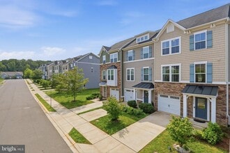 Building Photo - 10739 Hinton Wy