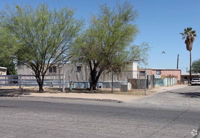 Amphi Village Apartments Tucson Az Apartments Com