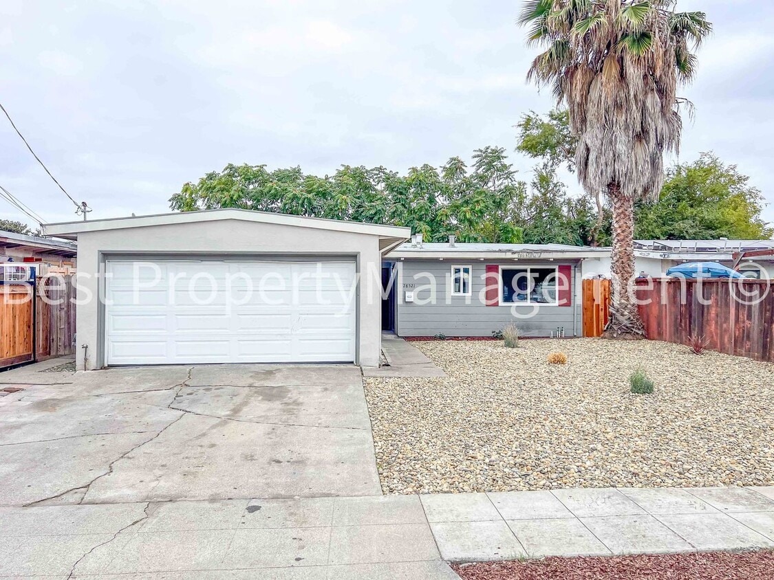 Primary Photo - Newly Remodeled home in Hayward