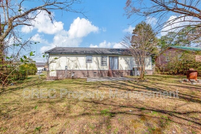 Building Photo - 404 Marquette Ln