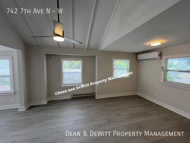 Building Photo - 742 7th Ave N