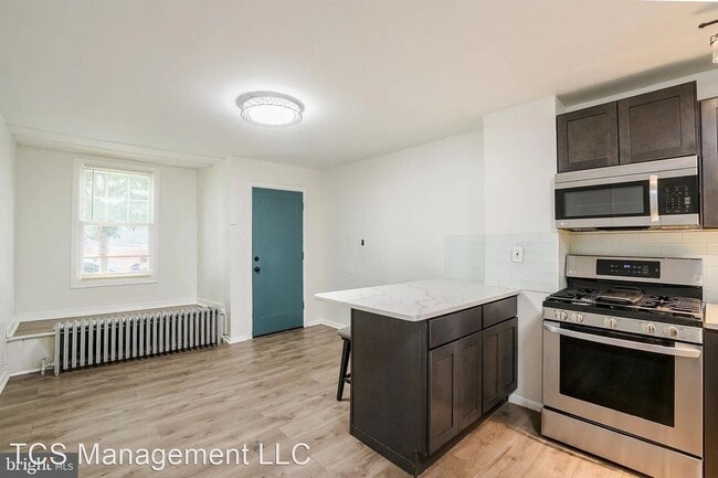 Building Photo - 3 br, 1 bath House - 1902 S 5th St