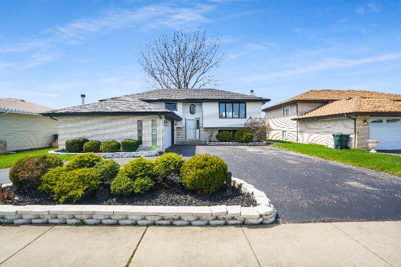 20132 Dolphin Ave, Lynwood, IL 60411 House Rental in Lynwood, IL