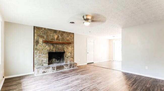 Building Photo - 2730 Old S Dr