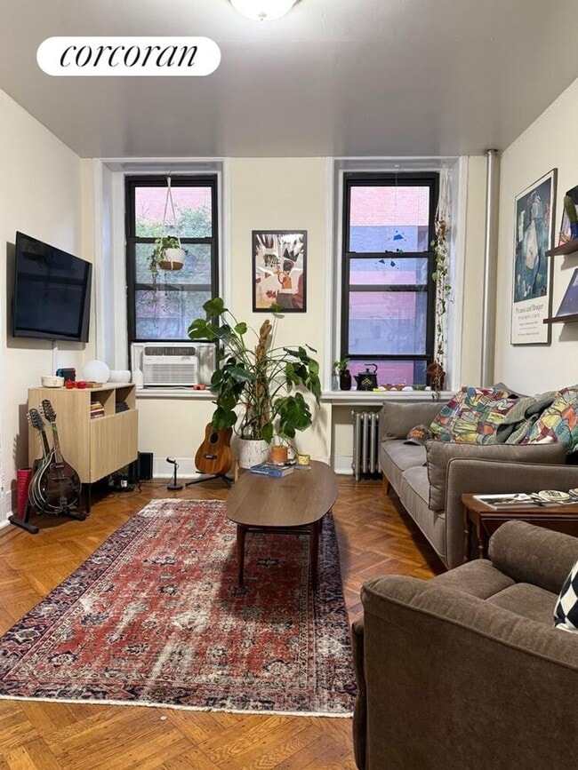Building Photo - 532 W 50th St