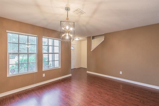 Foto del edificio - 8405 Shining Waters Ln