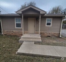 Building Photo - 1604 NW Lindy Ave
