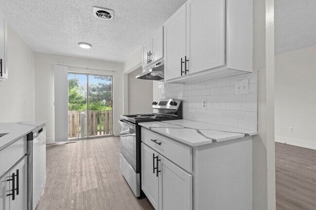 Foto del edificio - Sterling Lake - Sterling Heights, MI