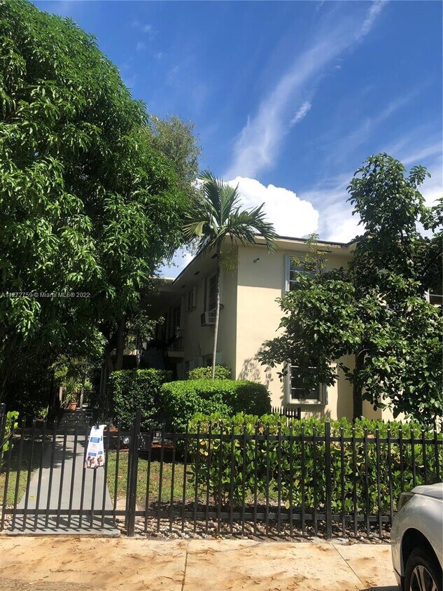 705 NE 92nd St Unit 1, Miami Shores, FL 33138 Room for Rent in Miami