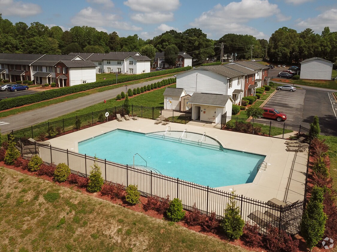 Ashbrook Village Apartments at 2295 Pineview Ln Gastonia, NC