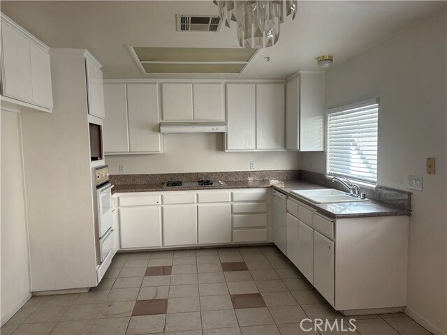 Foto del edificio - 400 E Broadway