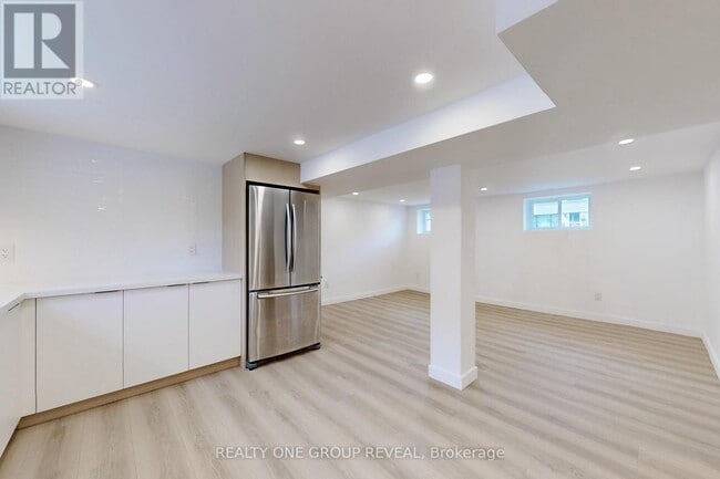 Building Photo - 739 Annland St