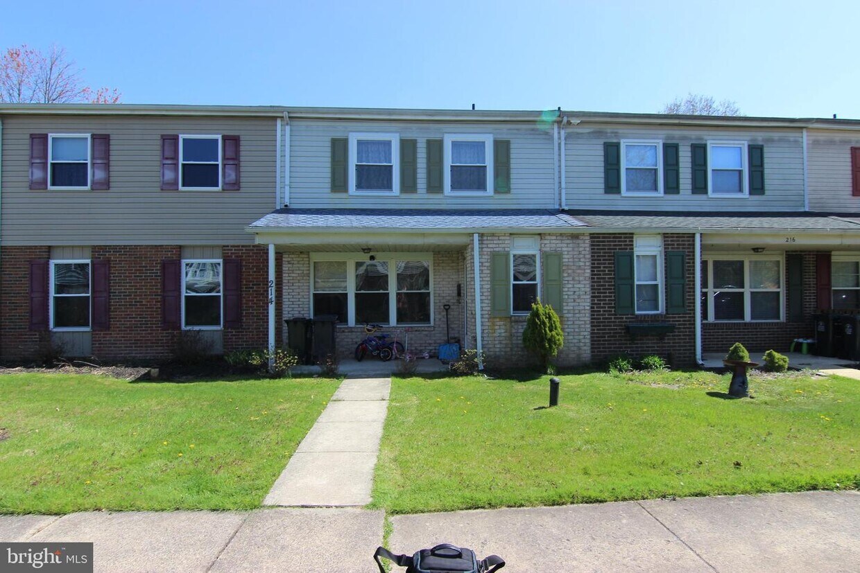 Primary Photo - 214 Jefferson Ct