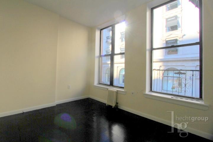 Primary Photo - 206 E 85th St